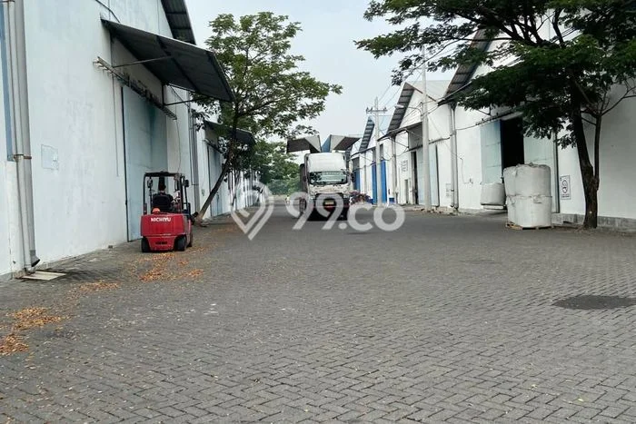 Gudang untuk Disewa di Pusat Surabaya Luas Bangunan 25000m2 Gudang untuk Disewa di Pusat Surabaya Luas Bangunan 25000m2