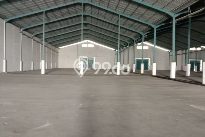 Gudang untuk Disewa di Pusat Surabaya Luas Bangunan 13500m2 Gudang untuk Disewa di Pusat Surabaya Luas Bangunan 13500m2