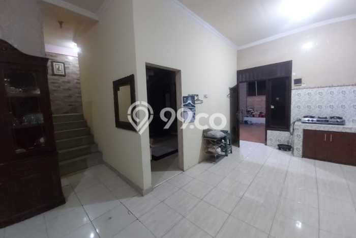 Dijual Rumah 5 Kamar Lokasi Strategis Nyaman dan Strategis di Driyorejo Dijual Rumah 5 Kamar Lokasi Strategis Nyaman dan Strategis di Driyorejo