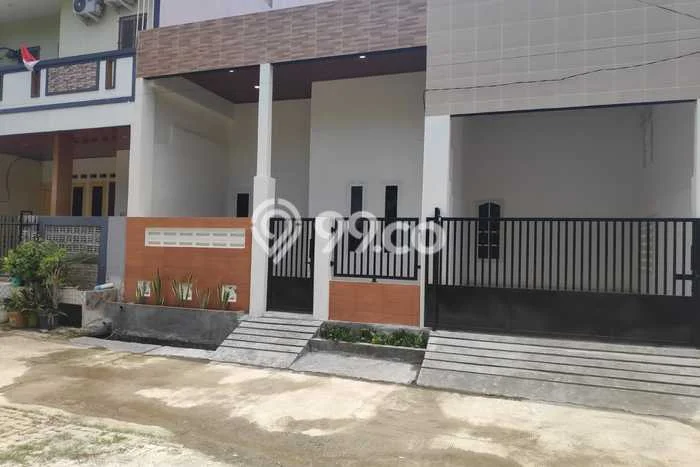 Hunian Strategis 3 KT LB 120m2 Kondisi Bagus di Galaxy Hunian Strategis 3 KT LB 120m2 Kondisi Bagus di Galaxy