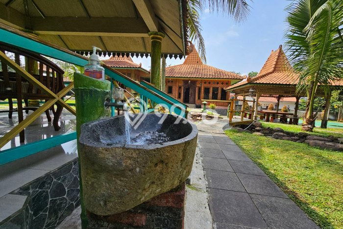 Rumah di Sukatani, Purwakarta, LT 4034m² LB 400m² Rumah di Sukatani, Purwakarta, LT 4034m² LB 400m²