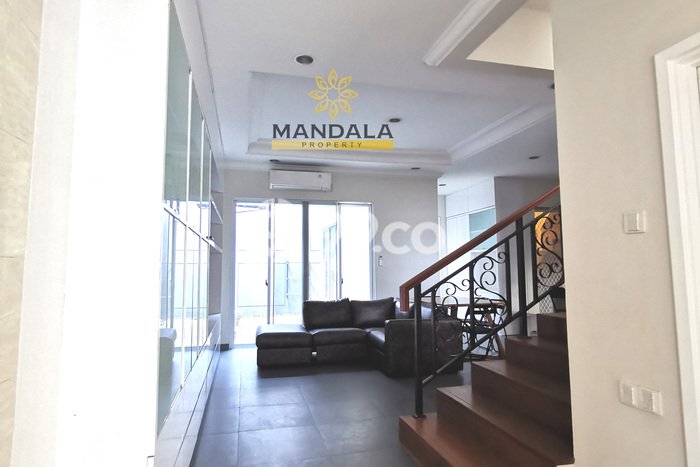 Hunian Mewah LB 130m2 Siap Pakai Desain Elegan di BSD Green Wich, Tangerang Hunian Mewah LB 130m2 Siap Pakai Desain Elegan di BSD Green Wich, Tangerang