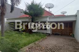 Ready to Use! Premium House LT 604m2 Desain Elegan di Ambengan Ready to Use! Premium House LT 604m2 Desain Elegan di Ambengan