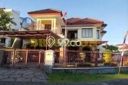 Siap Huni Rumah Mewah 6 Kamar di Dukuh Pakis Dekat ke Mana Pun Siap Huni Rumah Mewah 6 Kamar di Dukuh Pakis Dekat ke Mana Pun