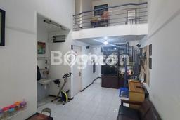 Dijual Cepat Rumah Favorit Siap Huni LB 120m2 di Pakuwon City, Surabaya Dijual Cepat Rumah Favorit Siap Huni LB 120m2 di Pakuwon City, Surabaya