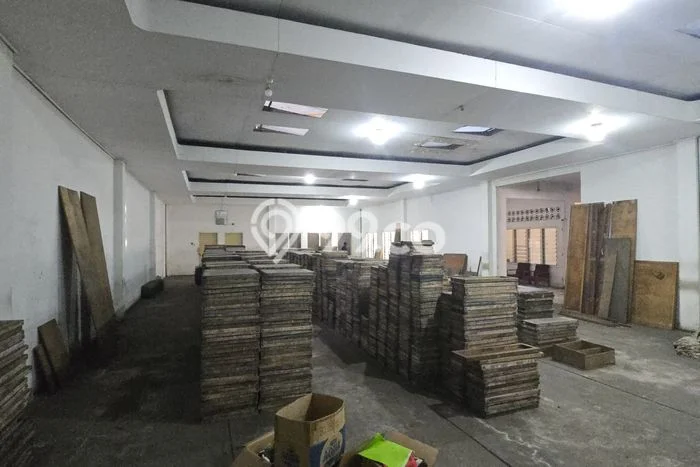 Gudang Disewa di Bandung dengan LB 1300m2 Area Komersial Ramai Gudang Disewa di Bandung dengan LB 1300m2 Area Komersial Ramai