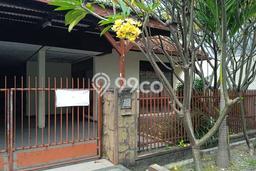 Hunian Mewah 4 KT / 3 KM untuk Disewa di Kutisari, Surabaya Hunian Mewah 4 KT / 3 KM untuk Disewa di Kutisari, Surabaya