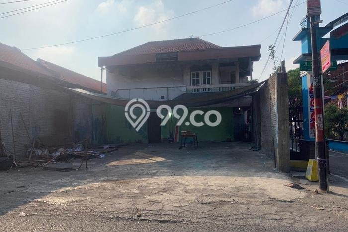 HUNIAN PILIHAN! Rumah kawasan Krembangan, 3 KT, Area Asri, LT 284m2m² Bangunan 384m2m² HUNIAN PILIHAN! Rumah kawasan Krembangan, 3 KT, Area Asri, LT 284m2m² Bangunan 384m2m²