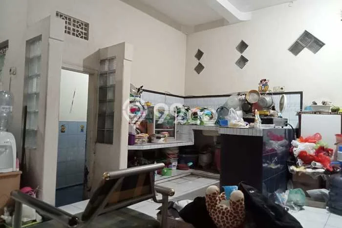 Hunian Nyaman Asri 3 KT Siap Pakai di Petemon Surabaya Hunian Nyaman Asri 3 KT Siap Pakai di Petemon Surabaya
