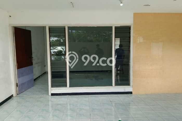 Hunian Eksklusif 4 KT / 2 KM untuk Disewa di Dukuh Kupang, Surabaya Hunian Eksklusif 4 KT / 2 KM untuk Disewa di Dukuh Kupang, Surabaya