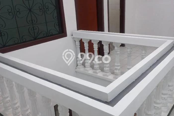 Hunian Nyaman 4 KT 2 KM Akses Strategis di Petemon, Surabaya Hunian Nyaman 4 KT 2 KM Akses Strategis di Petemon, Surabaya