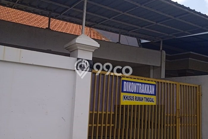 Hunian Eksklusif 4 KT / 2 KM untuk Disewa di Dukuh Kupang, Surabaya Hunian Eksklusif 4 KT / 2 KM untuk Disewa di Dukuh Kupang, Surabaya