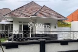 Dijual Rumah Premium dengan Fasilitas Sekitar Komplit di Tambaksari, Surabaya Dijual Rumah Premium dengan Fasilitas Sekitar Komplit di Tambaksari, Surabaya