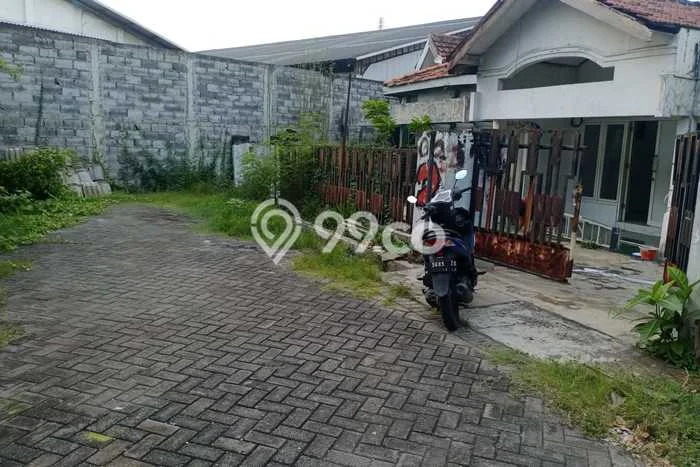 Rumah Eksklusif Siap Huni LT 469m2 di Asemrowo, Surabaya Rumah Eksklusif Siap Huni LT 469m2 di Asemrowo, Surabaya