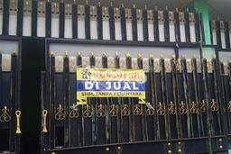 Hunian Cantik Modern Lb 200m2 di Sawahan, Surabaya Hunian Cantik Modern Lb 200m2 di Sawahan, Surabaya