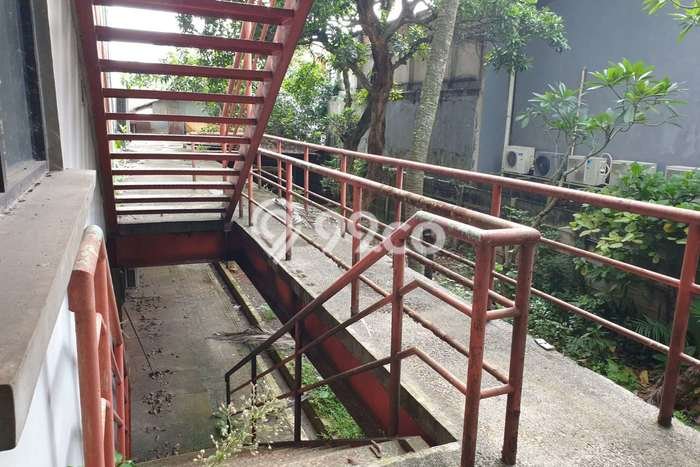 Gudang Disewakan di Area Ramai Serpong, Tangerang Selatan Gudang Disewakan di Area Ramai Serpong, Tangerang Selatan