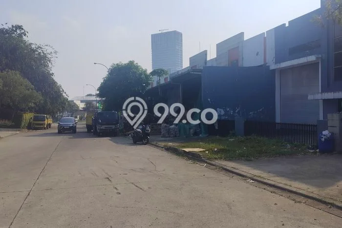 AREA SUPER PREMIUM! Gudang di Serpong, Luas 180m2m², Ramai Pembeli AREA SUPER PREMIUM! Gudang di Serpong, Luas 180m2m², Ramai Pembeli