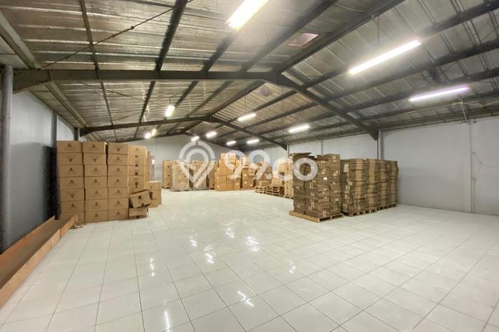 Disewakan Gudang di BSD Tangerang Selatan LT 450m2, LB 600m2 Disewakan Gudang di BSD Tangerang Selatan LT 450m2, LB 600m2