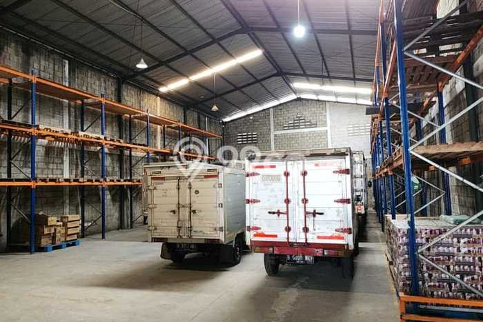 Area Ramai! Gudang Dijual di Serpong untuk Bisnis Luas Bangunan 400m2 Area Ramai! Gudang Dijual di Serpong untuk Bisnis Luas Bangunan 400m2