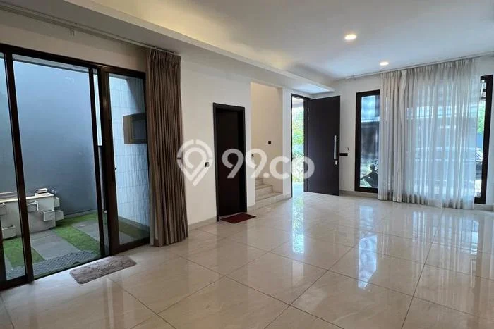 Lokasi terbaik! Rumah siap pakai disewakan di BSD LB 200m2 Lokasi terbaik! Rumah siap pakai disewakan di BSD LB 200m2