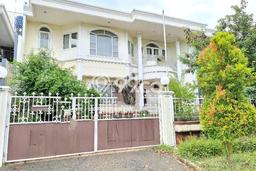 Rumah Luxury di Jakarta Barat Strategis Kondisi Baik Rumah Luxury di Jakarta Barat Strategis Kondisi Baik