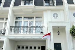 Rumah Luxury Modern Siap Huni di Joglo Jakarta Barat Rumah Luxury Modern Siap Huni di Joglo Jakarta Barat