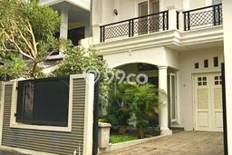 For Sale! Luxury House LT 168m2 Desain Elegan di Pejaten For Sale! Luxury House LT 168m2 Desain Elegan di Pejaten