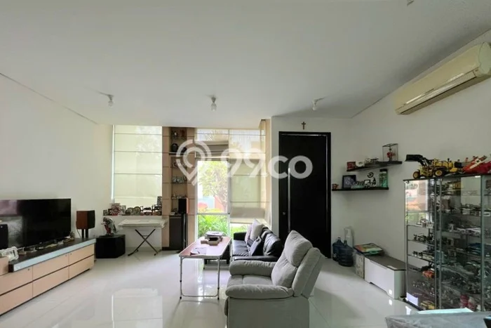 Rumah Disewakan Jakarta Barat LT 90m2 LB 250m2 Kawasan Tomang Rumah Disewakan Jakarta Barat LT 90m2 LB 250m2 Kawasan Tomang