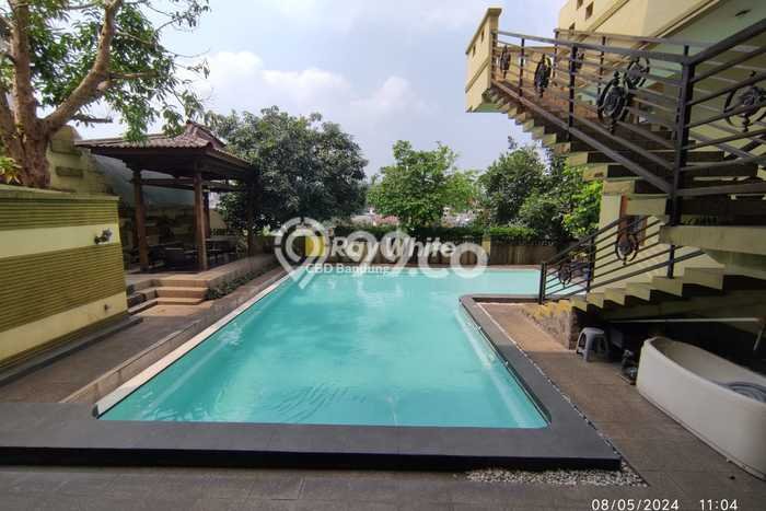 Jual Rumah Luas Megah Dengan View Cantik di Sayap Dago, Bandung Jual Rumah Luas Megah Dengan View Cantik di Sayap Dago, Bandung