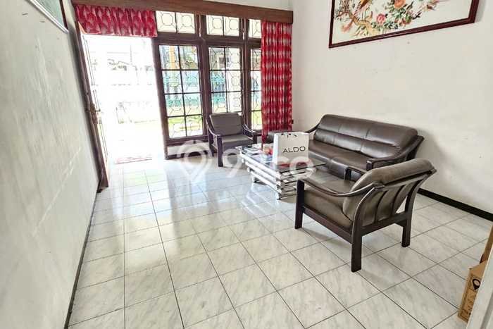 Rumah Eksklusif Siap Huni LT 300m2 di Mulyorejo, Surabaya Rumah Eksklusif Siap Huni LT 300m2 di Mulyorejo, Surabaya