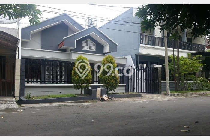 Rumah Luxury Modern Tanpa Renovasi di Dharma Husada Surabaya Rumah Luxury Modern Tanpa Renovasi di Dharma Husada Surabaya