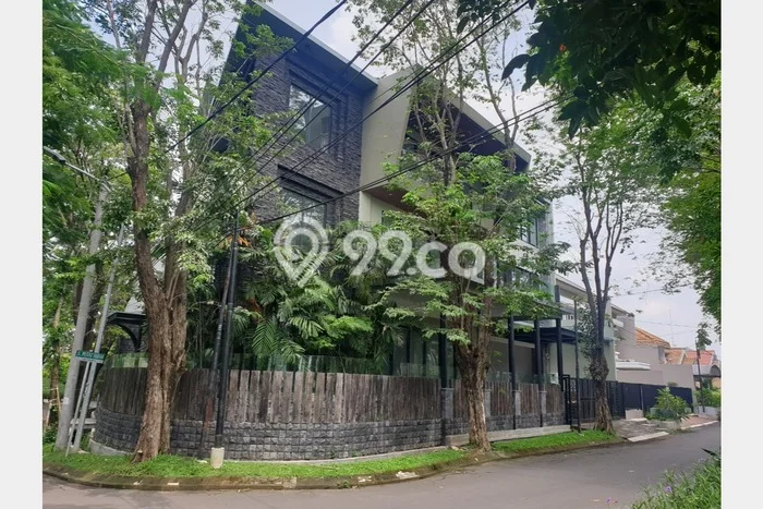 Disewakan Komersial di Kawasan Ramai Sukomanunggal Luas 1500m2 Disewakan Komersial di Kawasan Ramai Sukomanunggal Luas 1500m2