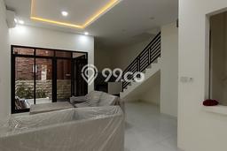 Rumah Modern 3 KT di Citraland Surabaya Unfurnished Rumah Modern 3 KT di Citraland Surabaya Unfurnished