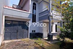 Dijual Cepat Rumah Favorit Siap Huni LB 200m2 di Waru, Sidoarjo Dijual Cepat Rumah Favorit Siap Huni LB 200m2 di Waru, Sidoarjo