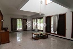 Rumah Kontrakan Surabaya LT 594m2 LB 387m2 Area Graha Rumah Kontrakan Surabaya LT 594m2 LB 387m2 Area Graha