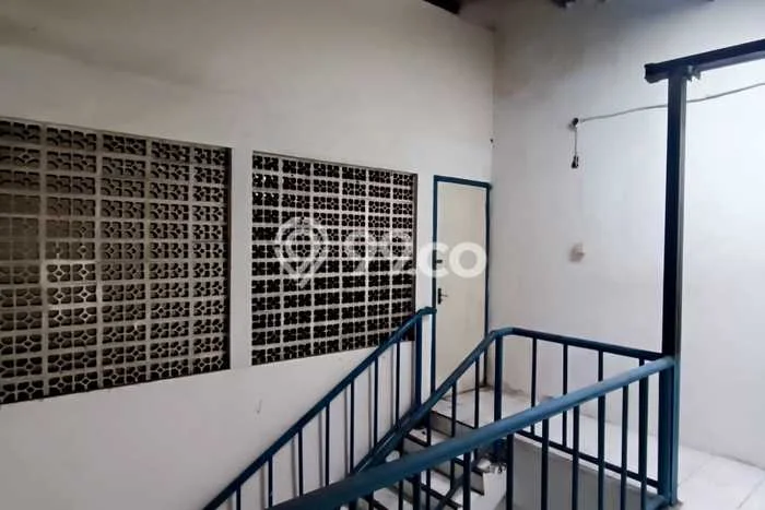 Ruko Disewa di Surabaya dengan LB 180m2 Area Komersial Ramai Ruko Disewa di Surabaya dengan LB 180m2 Area Komersial Ramai