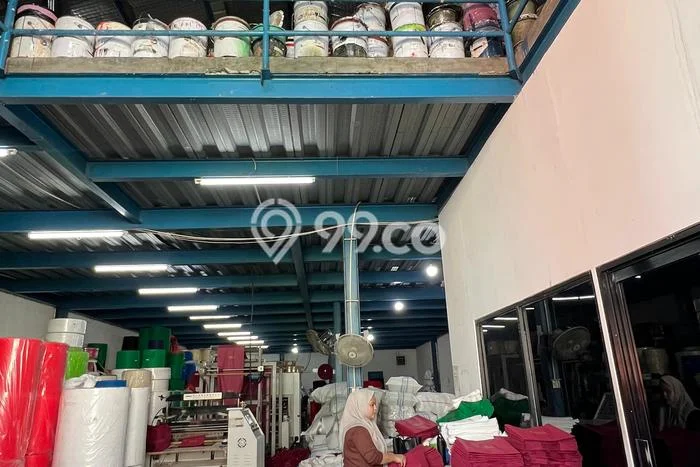 Disewakan Gudang di Kawasan Ramai Kamal Luas 406m2 Disewakan Gudang di Kawasan Ramai Kamal Luas 406m2