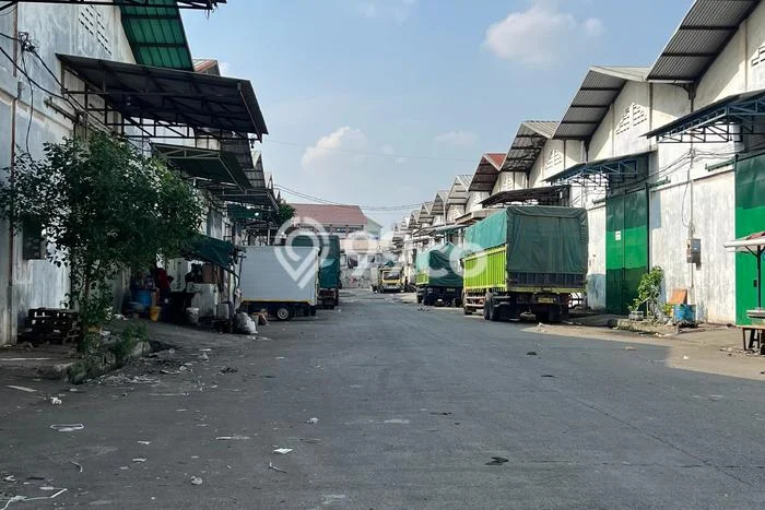 Disewakan Gudang di Kawasan Ramai Kamal Luas 406m2 Disewakan Gudang di Kawasan Ramai Kamal Luas 406m2