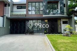 Rumah Mewah LB 450m2 Siap Huni Desain Elegan di Citraland, Surabaya Rumah Mewah LB 450m2 Siap Huni Desain Elegan di Citraland, Surabaya