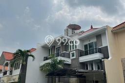 BEST DEAL! Rumah Siap Huni di , LT 245m2m² LB 500m2m² BEST DEAL! Rumah Siap Huni di , LT 245m2m² LB 500m2m²
