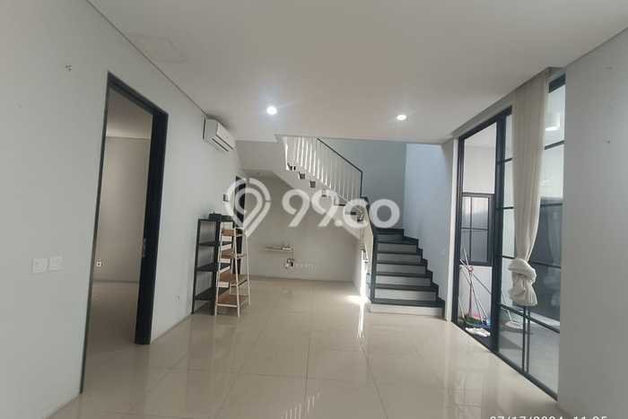 Rumah sewa siap pakai 3 KT di Citraland, Surabaya Rumah sewa siap pakai 3 KT di Citraland, Surabaya