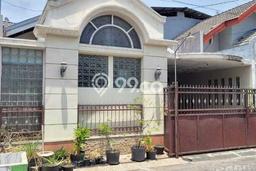 Rumah LT 135m² Akses Strategis di Kawasan Elite Wiyung, Surabaya Rumah LT 135m² Akses Strategis di Kawasan Elite Wiyung, Surabaya