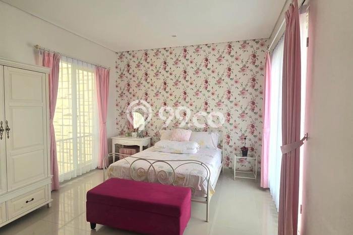 Disewakan! Rumah 5 Kamar Tidur &
4 Kamar Mandi di Citraland, Surabaya Disewakan! Rumah 5 Kamar Tidur &
4 Kamar Mandi di Citraland, Surabaya