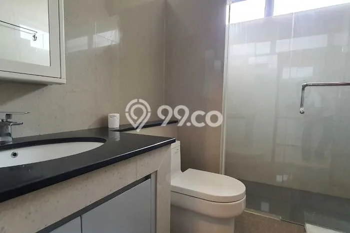 Hunian Bagus Disewakan di Pakuwon Indah, Surabaya LT 495m2, LB 400m2 Hunian Bagus Disewakan di Pakuwon Indah, Surabaya LT 495m2, LB 400m2