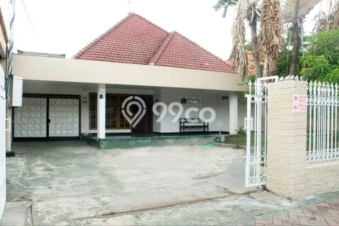 Sewa Rumah Murah di Diponegoro Surabaya dengan 6 Kamar Tidur Sewa Rumah Murah di Diponegoro Surabaya dengan 6 Kamar Tidur