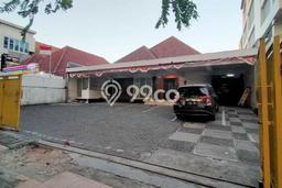 Rumah Bagus Disewakan di Raya Darmo, Surabaya LT 818m2, LB 676m2 Rumah Bagus Disewakan di Raya Darmo, Surabaya LT 818m2, LB 676m2