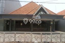 Sewa Rumah Strategis LT 774m2 / LB 500m2 di Diponegoro, Surabaya Sewa Rumah Strategis LT 774m2 / LB 500m2 di Diponegoro, Surabaya