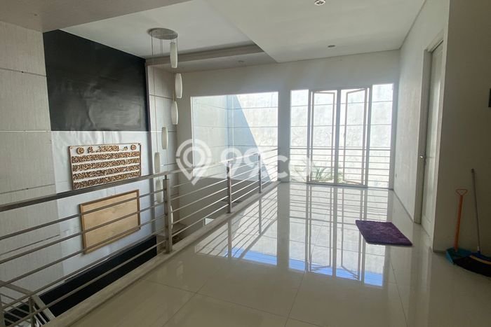 Disewakan Rumah Harga Terjangkau di Citraland Surabaya dengan 4 Kamar Tidur Disewakan Rumah Harga Terjangkau di Citraland Surabaya dengan 4 Kamar Tidur