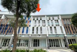 LOKASI PREMIUM! Ruko di Wiyung, Luas 400m², Jalan Utama LOKASI PREMIUM! Ruko di Wiyung, Luas 400m², Jalan Utama