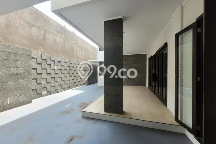 Rumah Sewa Surabaya LT 450m2 LB 600m2 Kawasan Graha Rumah Sewa Surabaya LT 450m2 LB 600m2 Kawasan Graha
